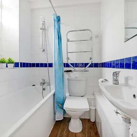 Appartamento Stylish & Comfy Chelsea Haven Walk To Tube & Bus Londra Esterno foto