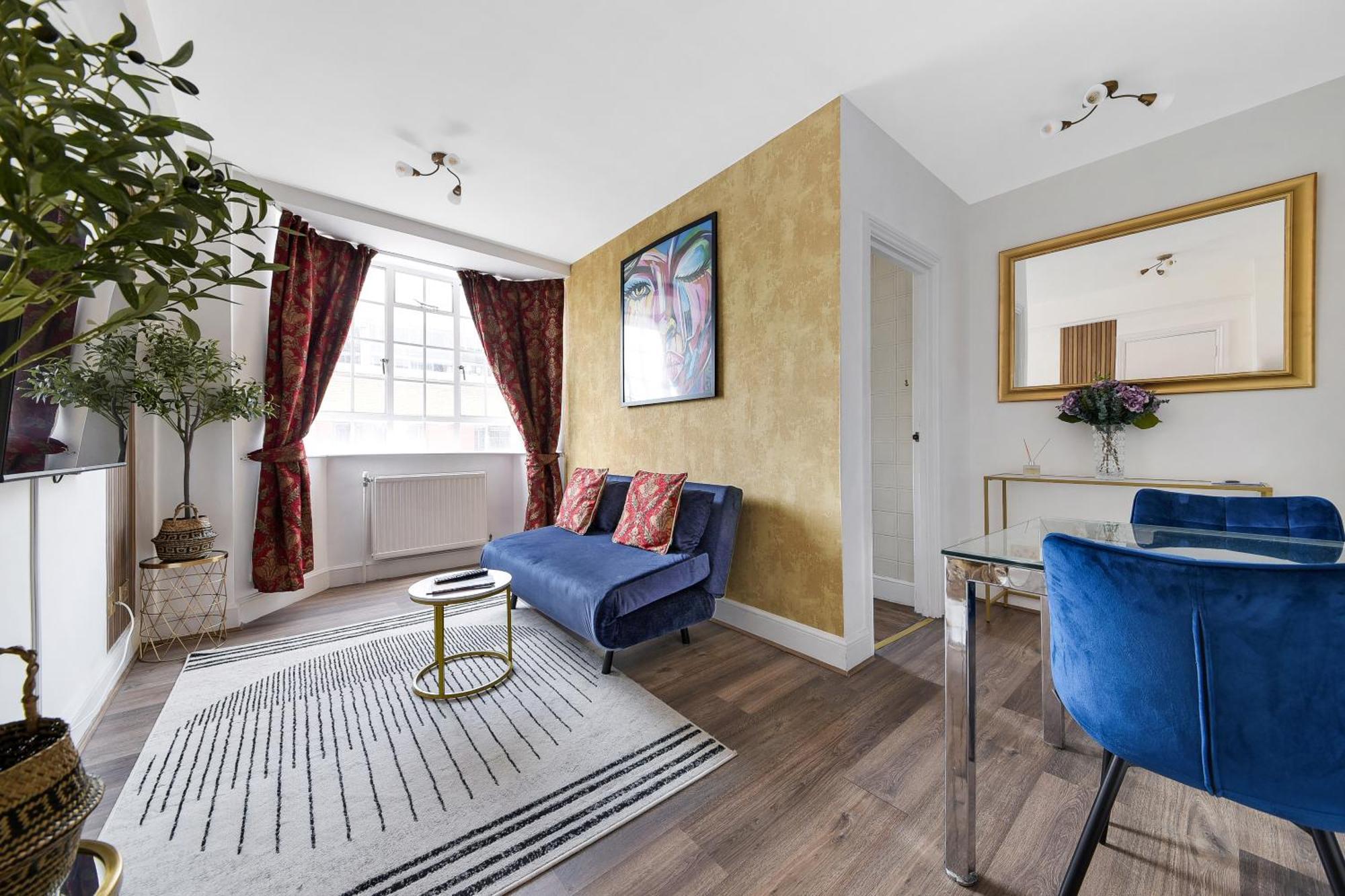 Stylish & Comfy Chelsea Haven Walk To Tube & Bus Apartment London