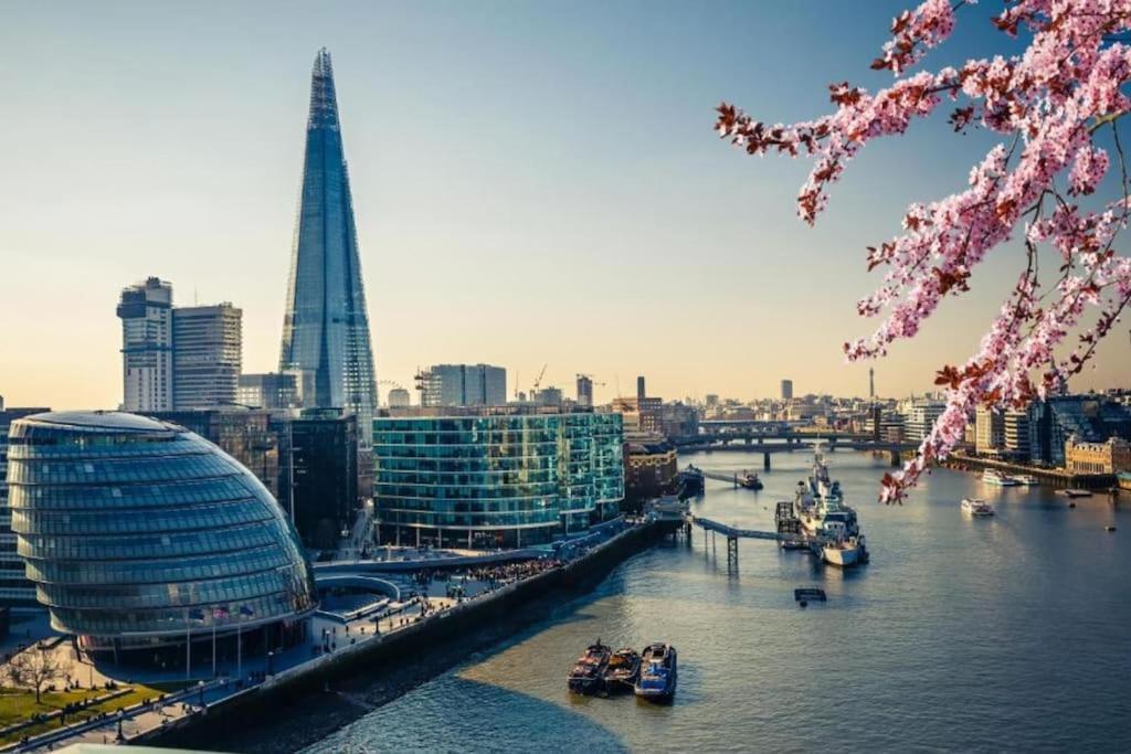 Apartment Stylish & Comfy Chelsea Haven Walk To Tube & Bus London